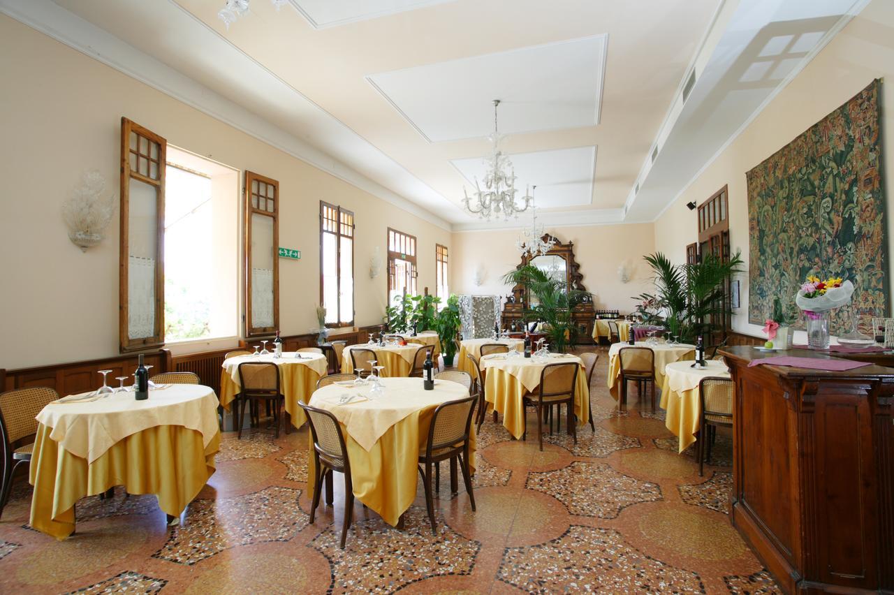 Hotel Antico Borgo Riolo Terme Exterior photo
